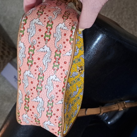 Tory burch limited edition Perry seahorse mini camera crossbody - used - Picture 8 of 9